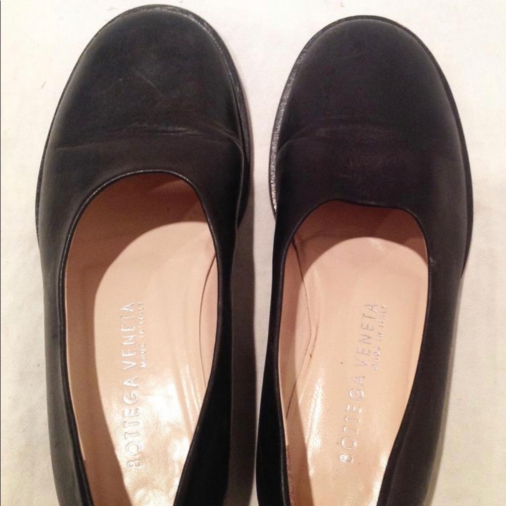 Bottega Veneta black flats